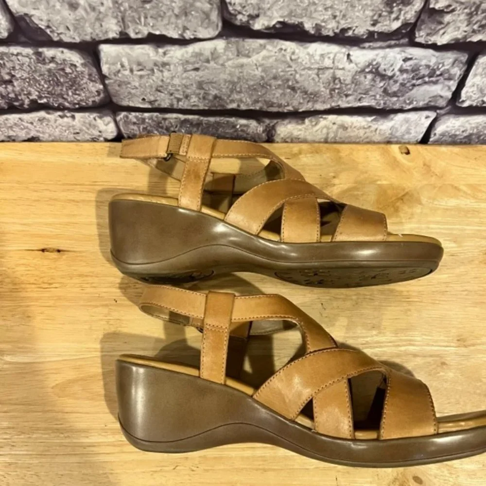 Naturalizer Leather Beige Wedge Strappy Heels Size 9